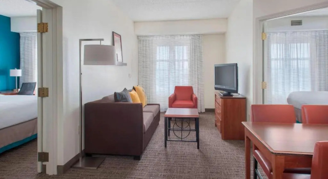 Двухместный люкс с 2 комнатами Residence Inn by Marriott Newark Elizabeth/Liberty International Airport