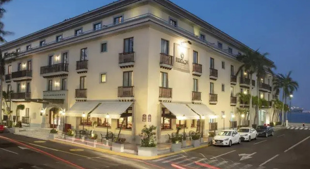 Кровать в общем номере Fiesta Inn Veracruz Malecon
