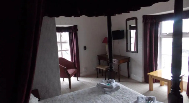 Suite The Crown Hotel