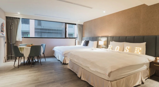 Четырёхместный семейный номер Standard с видом на город Royal Rose Hotel Xinsheng
