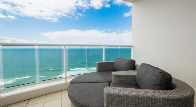 Четырёхместный номер Standard с 2 комнатами с балконом и с видом на океан Pacific Views Resort