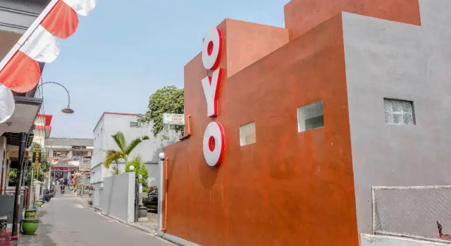 OYO 1028 Garuda Residence
