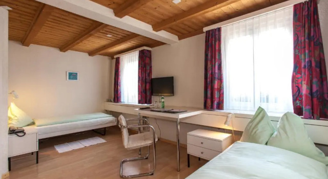 Трёхместный номер Seminarhotel Linde Stettlen