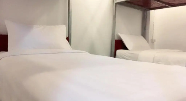Кровать в общем номере (мужской номер) Y Not Laos Hostel