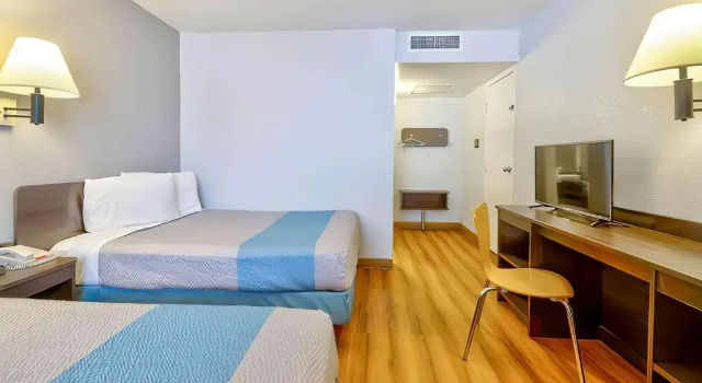 Четырёхместный номер Standard Motel 6 Tucumcari, NM