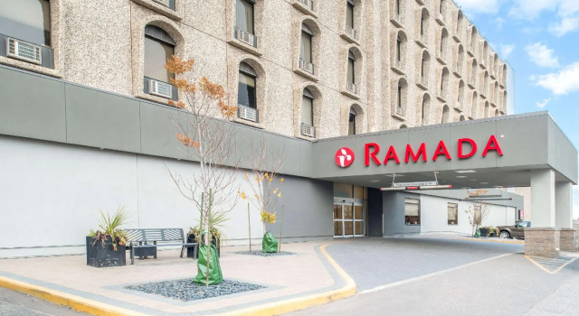 Camera Standard Ramada by Wyndham Saskatoon