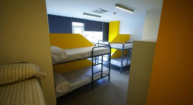 Кровать в общем номере All Iron Hostel