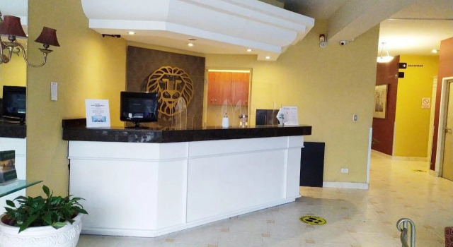 Leon De Oro Inn & Suites, Забронировать Отель Отели в центре Мирафлореса, в центре