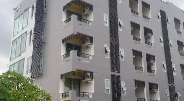 G-1 Mansion, Забронировать Отель Отели Nonthaburi Province с парковкой, Парковка