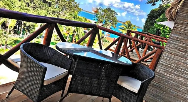 Люкс с видом на озеро Hotel Pancho Villas