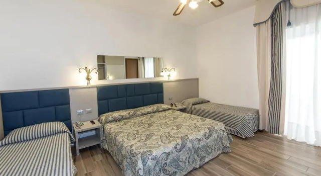 Четырёхместный номер Standard Hotel Nettuno