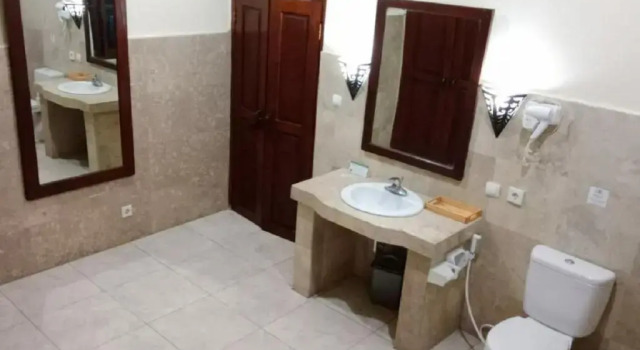 Трёхместный номер Deluxe Pande Permai Bungalows