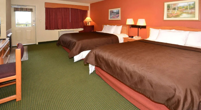 Четырёхместный номер Standard Black Beach Inn by GrandStay