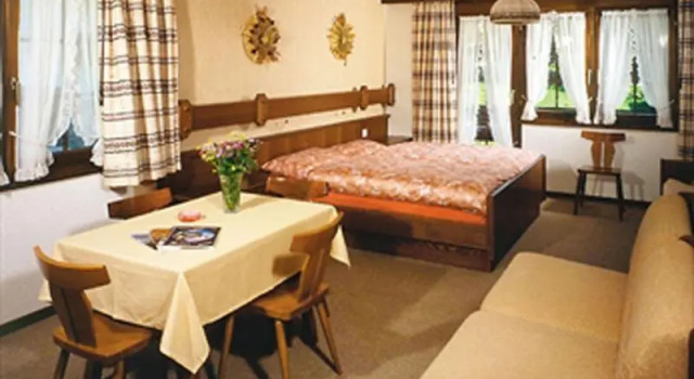 BA¤rgsunnu, Reservar Hotel Saas Grund Saastal