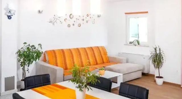 Holiday Home Freeda, Rezerwuj Hotel Valbonasa Istria