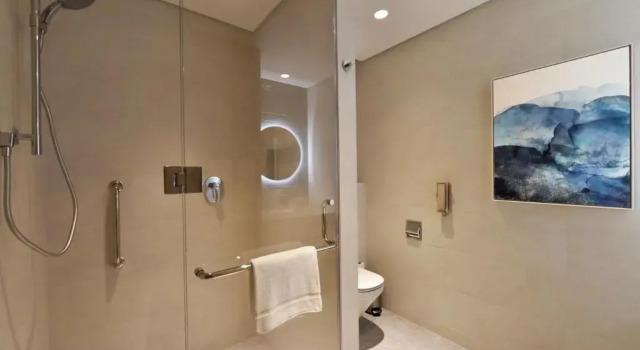 Двухместный люкс c 1 комнатой с видом на залив Hilton Garden Inn Bahrain Bay