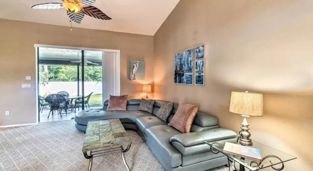 4 Mi to Beaches: Home w/ Lanai & Yard in Venice!, Prenota Casa vacanze Venezia Sarasota Area