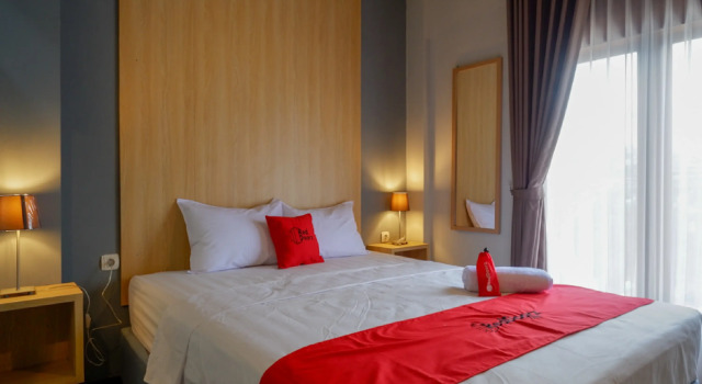 Standard room RedDoorz Syariah @ Jalan Sultan Agung Tegal