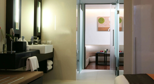 Полулюкс Radisson Suites Bangkok Sukhumvit