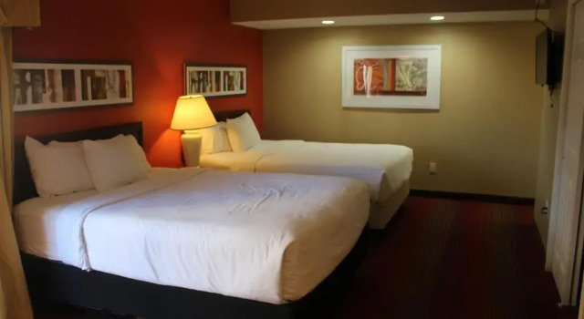 Четырёхместный люкс Hawthorn Extended Stay by Wyndham Wichita