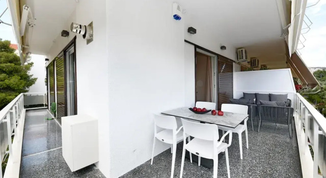 Zana s Cozy Apartment at Glifada