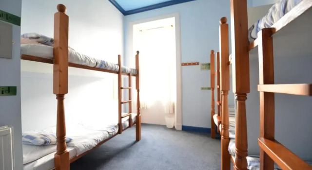 Кровать в общем номере (мужской номер) Oban Backpackers