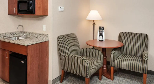 Студия Holiday Inn Express Hotel & Suites Seabrook by IHG
