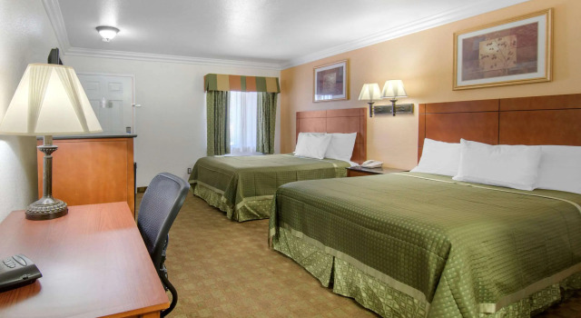 Rodeway Inn Adelanto US 395, Prenota Hotel Adelanto California