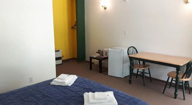 Tagish Holiday Park, Prenota Hotel Tagish Territorio dello Yukon