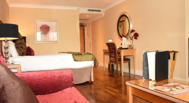Двухместный номер Superior The Fairview Boutique Hotel