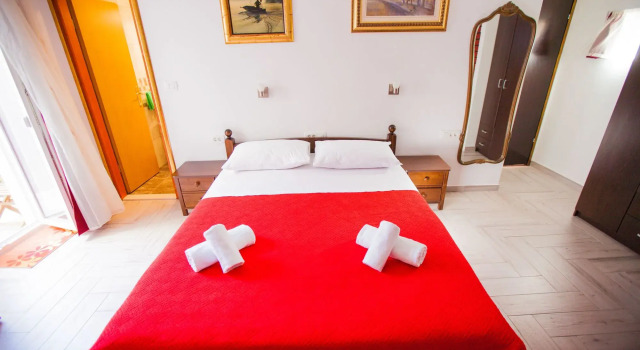 Golden Gate Dream Rooms, Prenota Affittacamere Splitska 