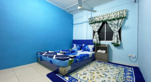 Апартаменты с 2 комнатами OYO 90198 Aleesya Homestay
