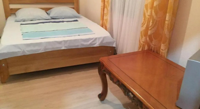Guesthouse on Ardzinba 180, Book Hotel Sukhum Abkhazia