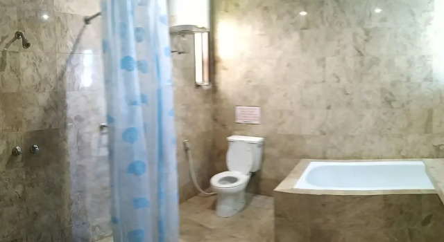 Villa Villa Pinggir Danau Puncak for 30 pax