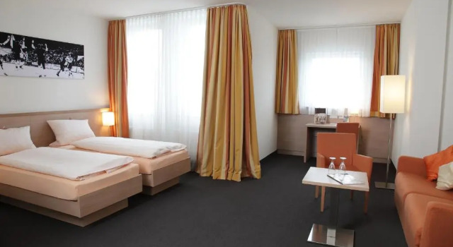 Полулюкс business & conference Sporthotel Großwallstadt