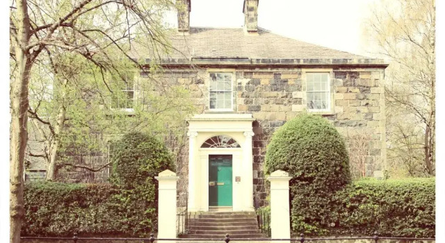 Коттедж A Luxurious Masterpiece Steps from Stirling