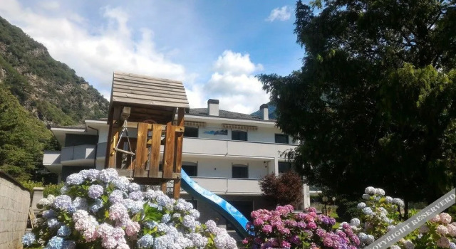 B&B Affittacamere Valchiavenna, Book Bed and Breakfast Hoteller i Valtellina med pool, Swimmingpool