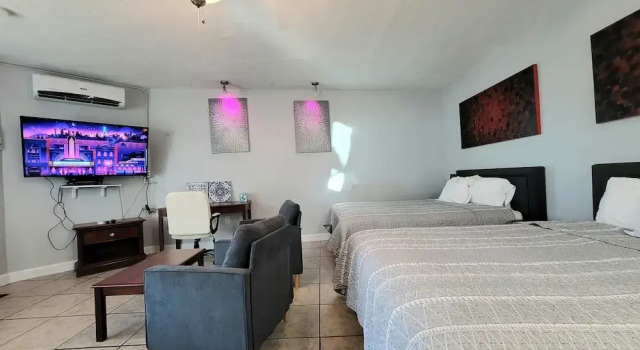 Четырёхместный семейный номер Standard Barefoot mailman motel