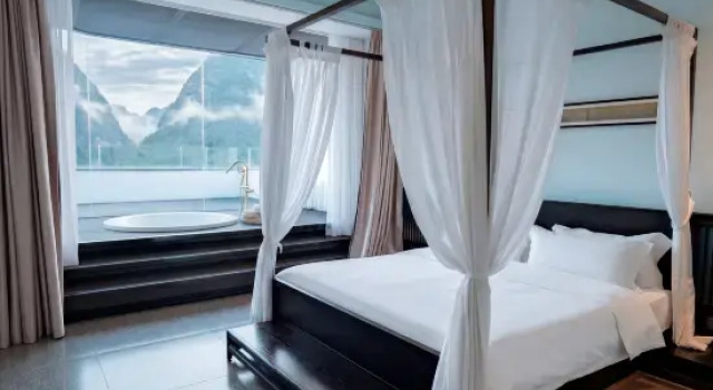 Семейный люкс с балконом Man Yun Oriental Hidden Luxury · Hidden Luxury Vacation Hotel (Yulong River Branch)