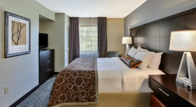 Двухместный люкс c 1 комнатой Staybridge Suites - Louisville - East by IHG