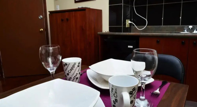 Terrasses Saint-denis, Забронировать Отель Отели Монреаля 3 звезды, рядом с Place Dupuis, 3*