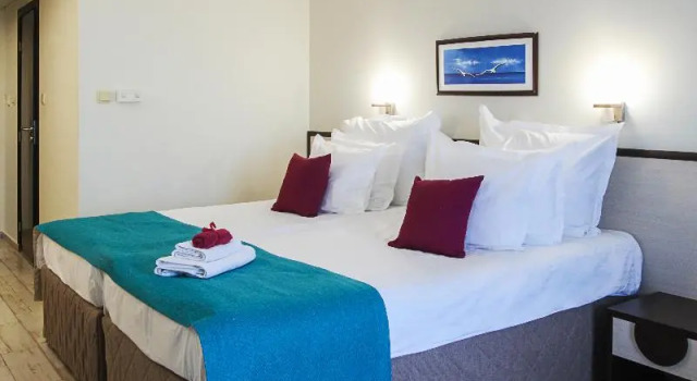 Двухместный номер Deluxe с балконом Smartline Meridian Hotel
