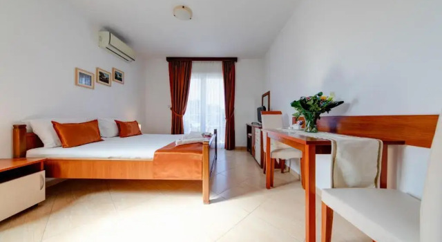 Студия с балконом и с видом на море Petrovac Holiday Apartments