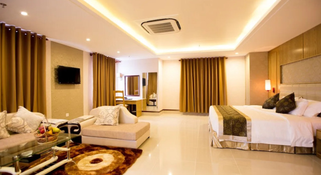 Трёхместный номер Deluxe West Hotel