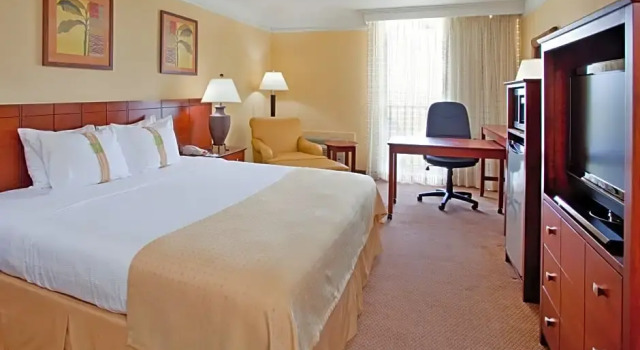 Двухместный номер Standard с балконом Holiday Inn Ponce & El Tropical Casino by IHG