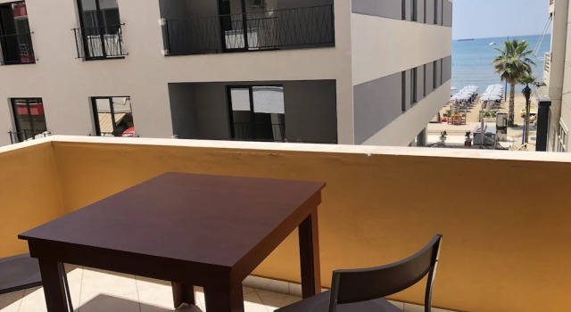Sea-View Apartment Durres, Rezerwuj Apartament Hotele w Durres County z parkingiem, Parking