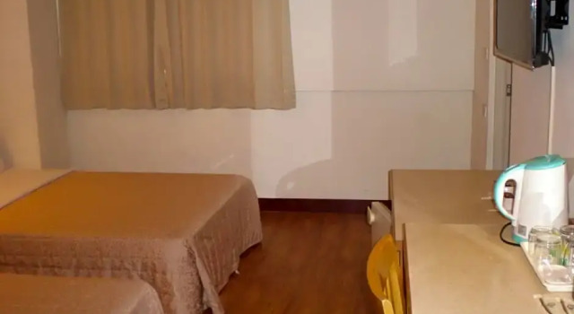 Четырёхместный номер Standard 金馬大飯店 Riverside Hotel