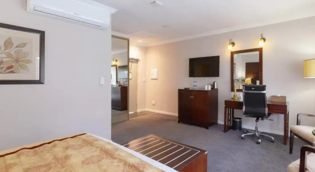 Двухместный номер Premium с видом на бассейн Holiday Inn - Johannesburg Sunnyside Park by IHG
