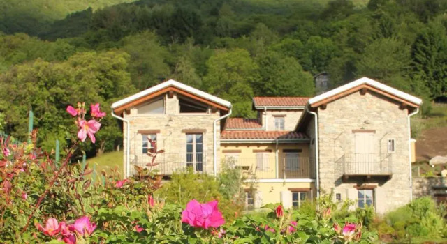 Veranda Hill Lodge, Book Apartment Hotels in Como with a Pool, Swimming Pool