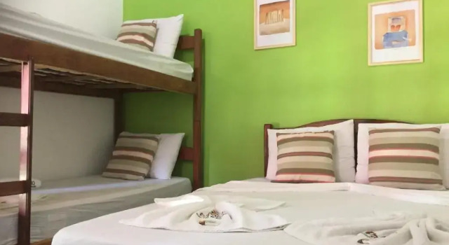 Семейный люкс с балконом Papagaio Hostel & Pousada